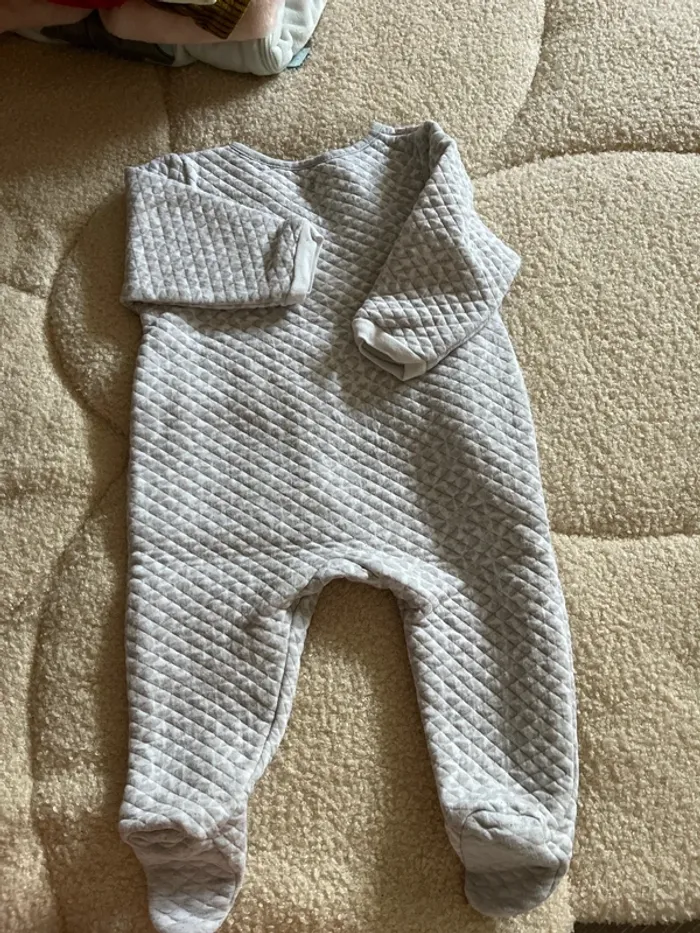 Pyjama une pièce - photo numéro 3