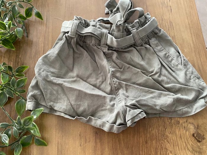Short kaki fluide 4 ans - photo numéro 3