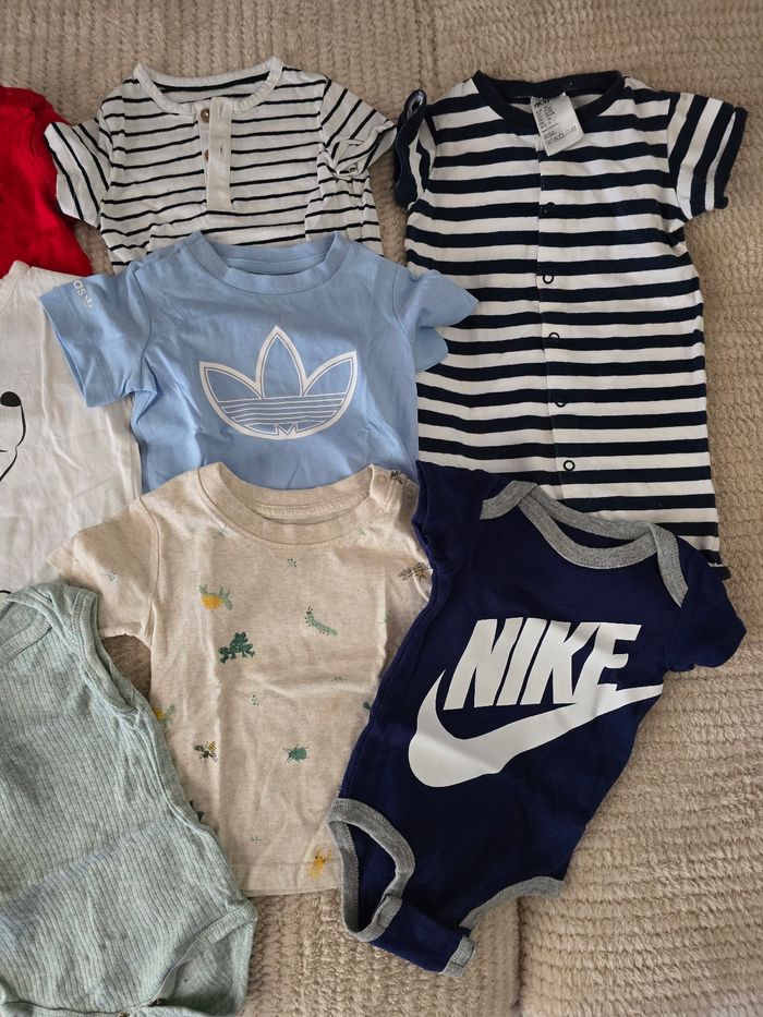Lot vêtements été 6 mois - photo numéro 2