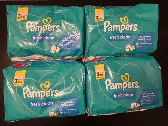 Lot de 12 paquets de 52 lingettes  Pampers NEUF