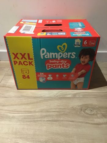 84 couches Pampers baby dry pants taille 6