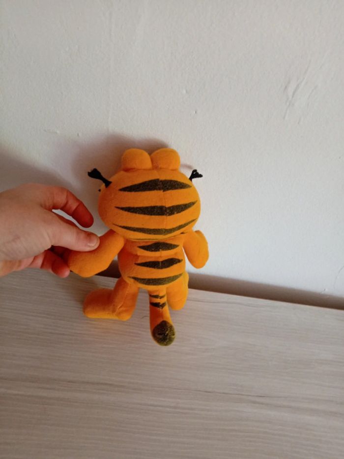 Jolie peluche Garfield - photo numéro 2