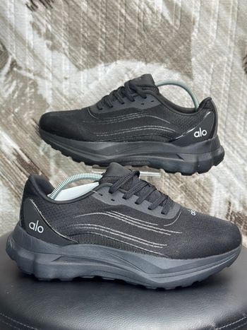 ALO Yoga Runner Sneakers