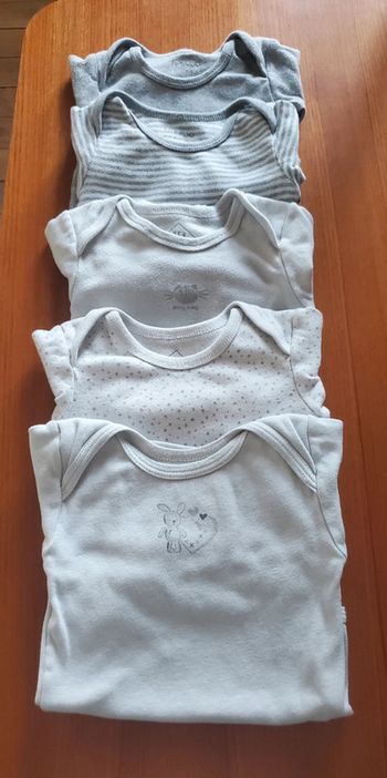 Lot 5 bodys manches longues 18mois