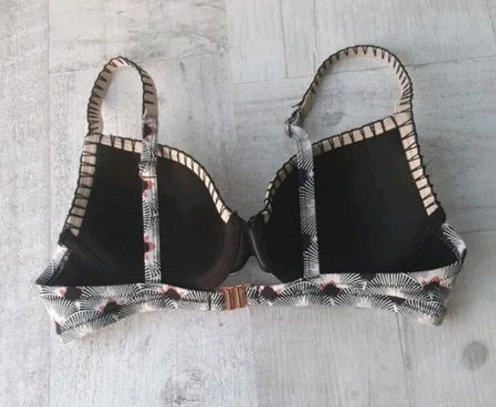 Maillot de bain 2 pièces (bikini) Taille 90B pour le haut et taille 38 pour le bas - photo numéro 3