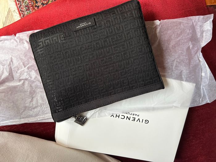 🖤 Trousse/Pochette Givenchy Parfums Neuve - Monogramme Noir 🖤 - photo numéro 2
