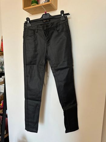 Pantalon enduit