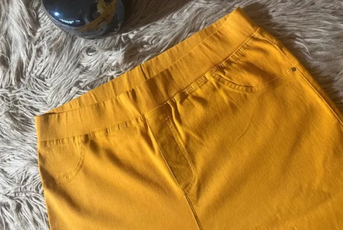 Pantalon taille 2 Christy très bon état - photo numéro 2