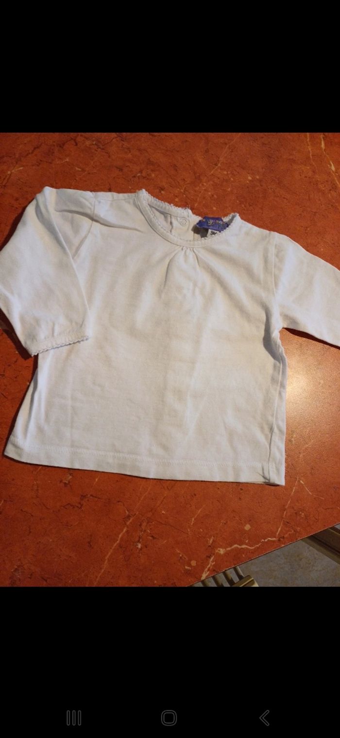 T.shirt bébé taille 9 mois