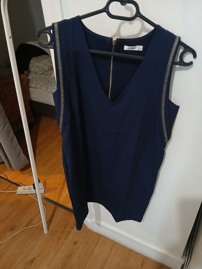 Robe droite bleue marine - photo numéro 2