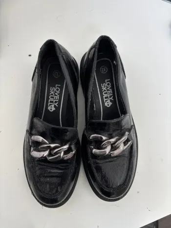Chaussures derbies taille 32 Lovely skull