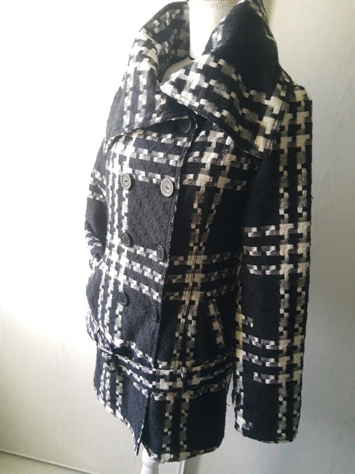 Manteau d’hiver laine carreaux noir et blanc gros col - photo numéro 5