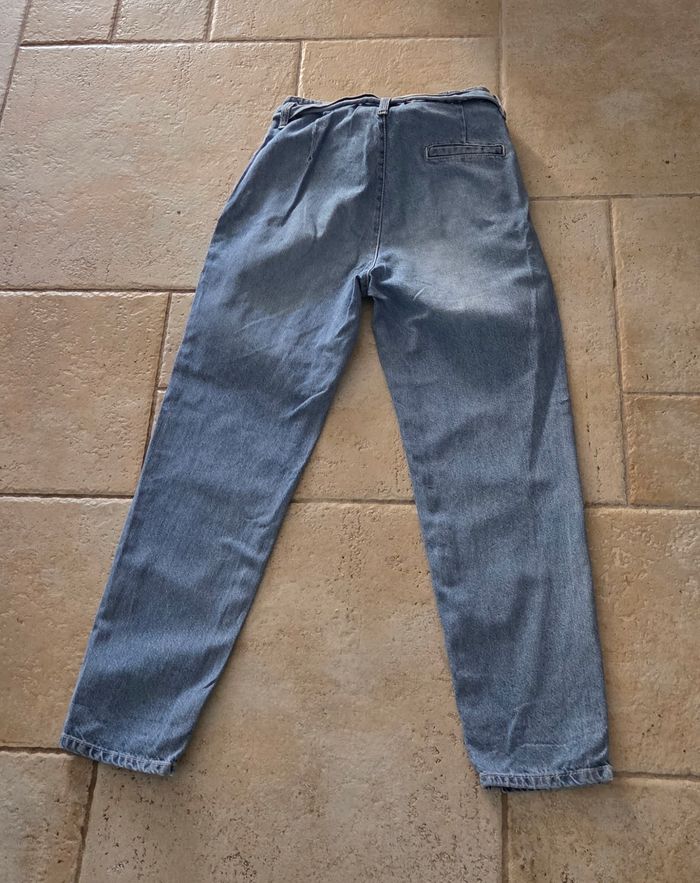 Jean mom Bershka taille haute avec ceinture – coupe tendance – T. XS – excellent état - photo numéro 7