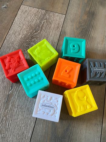 Lot de 8 cubes pour bébé animaux chiffres infantino