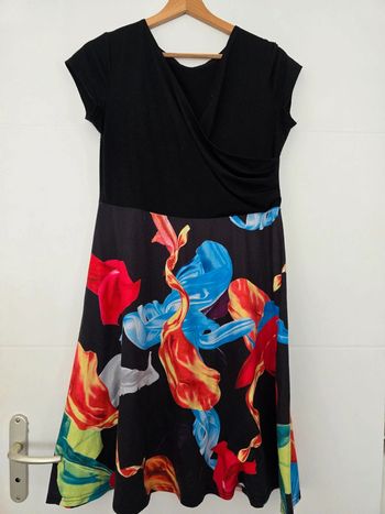 Robe noir fleurie