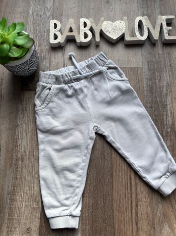 - Jogging C&A - 12/18 mois - bon état, tache 