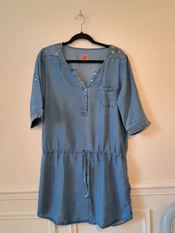Robe très confort avec détails sequins t 40