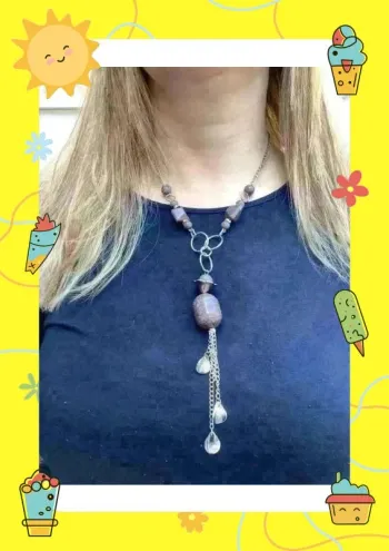 Collier argenté violet long