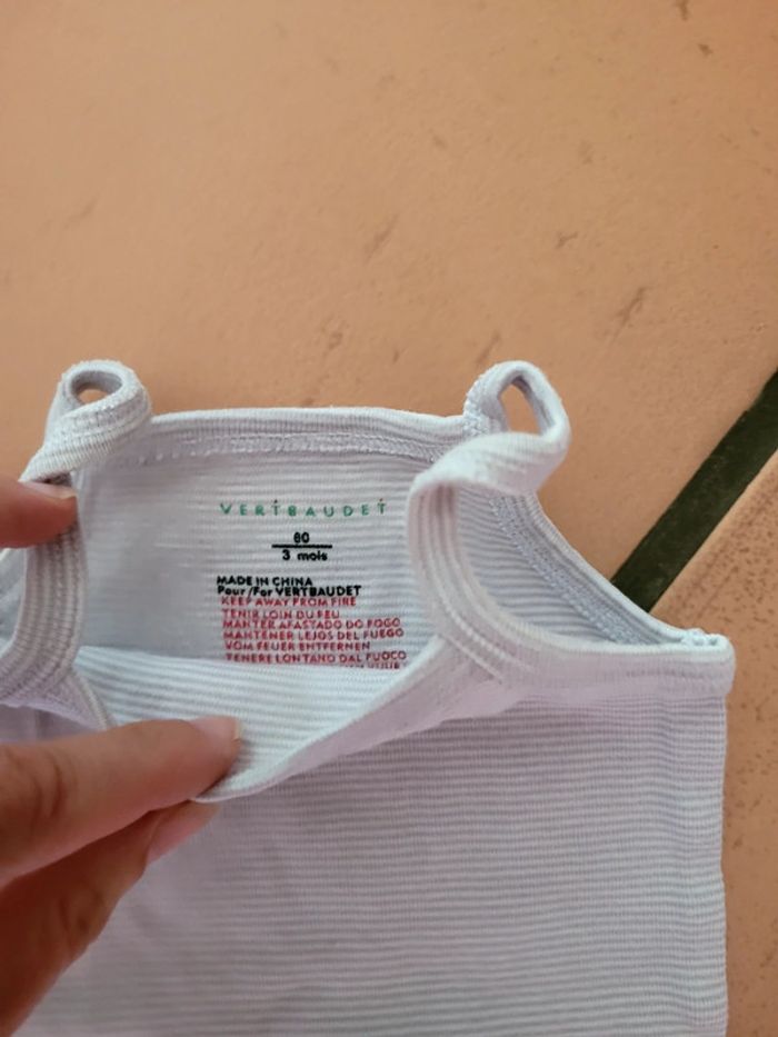 Lot 2 bodies bretelles bon état 3 mois - photo numéro 3