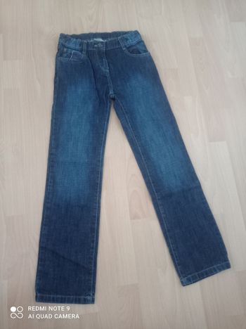 Jean enfant 12 ans très bon état 