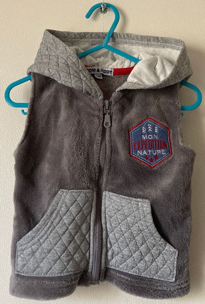 gilet zippé à capuche sans manches taille 1 an - photo numéro 1