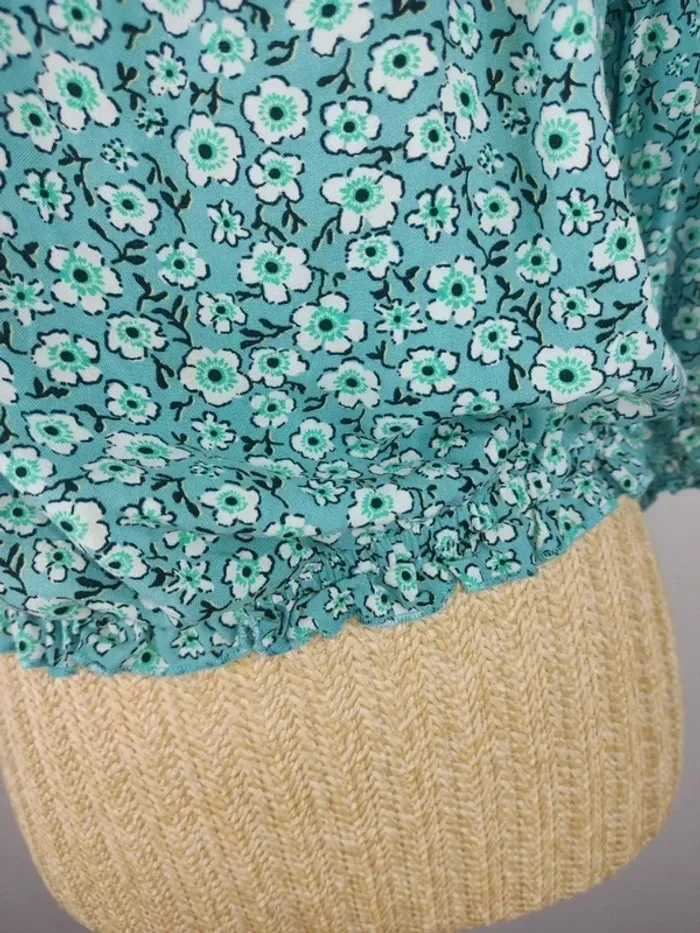 Blouse manches 3/4 taille smockée motifs fleuris tons bleu et vert taille 44 Liberto - photo numéro 5