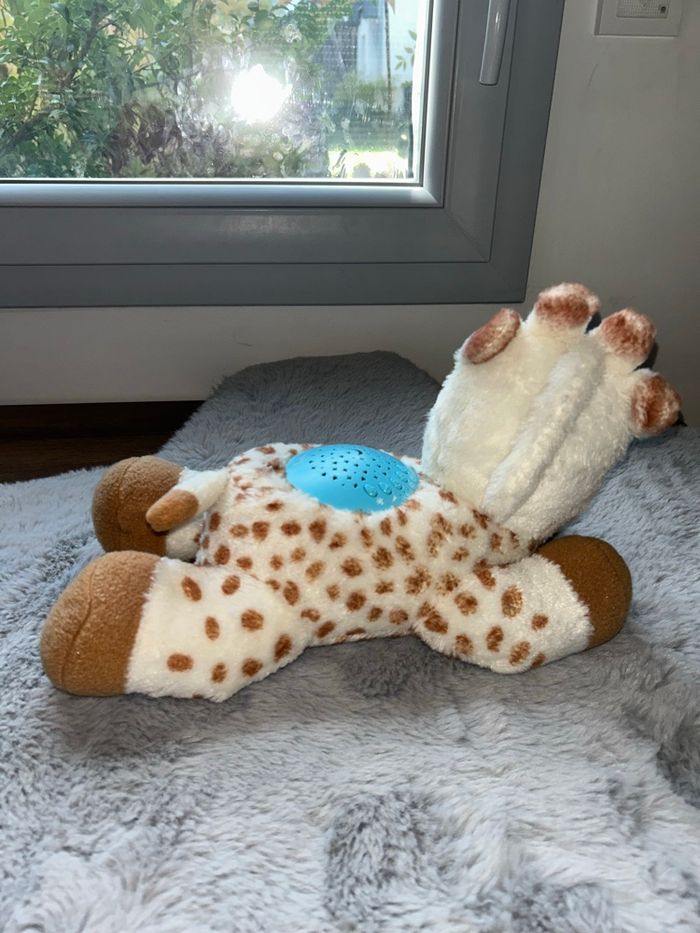 Doudou / veilleuse Sophie la girafe - Très bon état - photo numéro 2