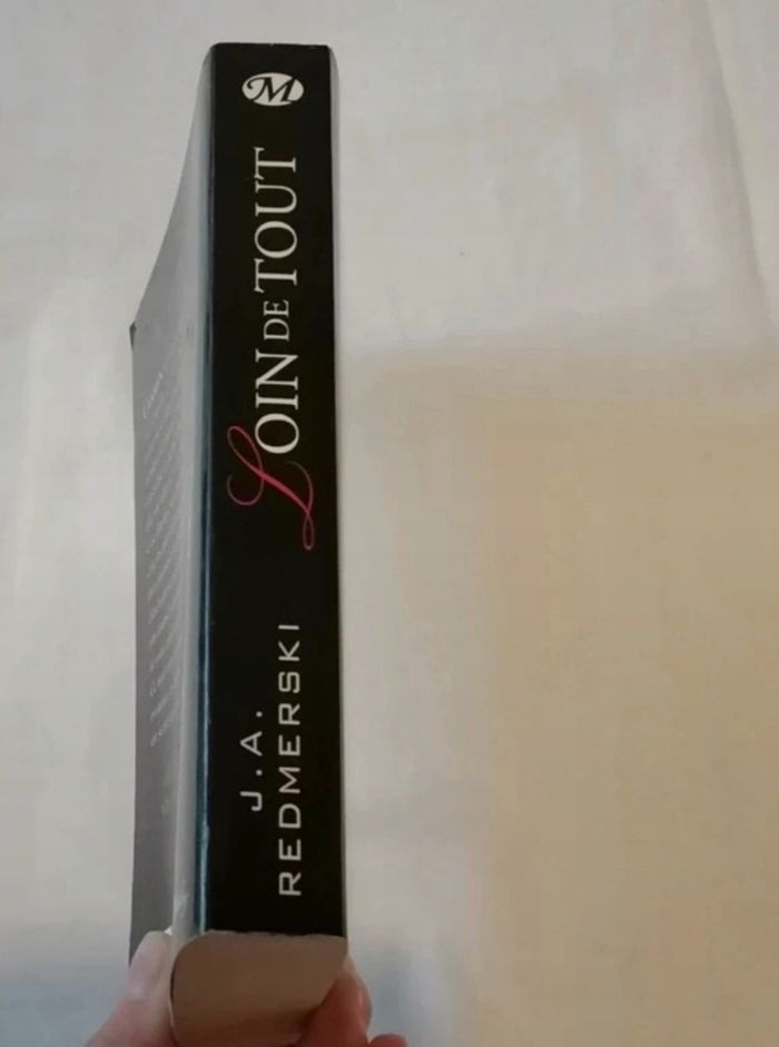 Livre loin de tout - photo numéro 3