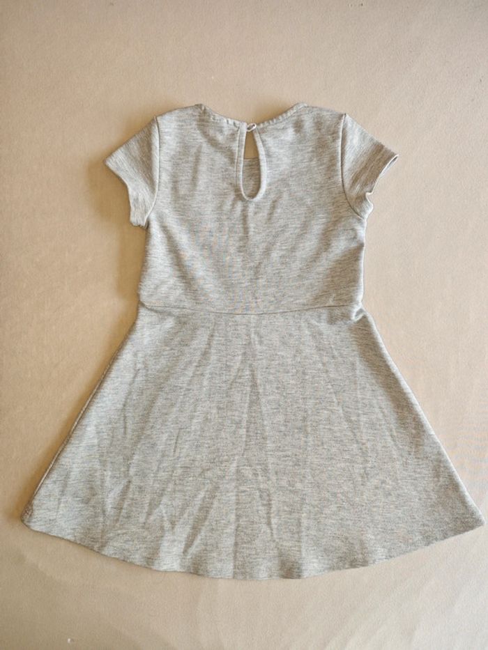 Jolie robe Z 5 ans - photo numéro 2