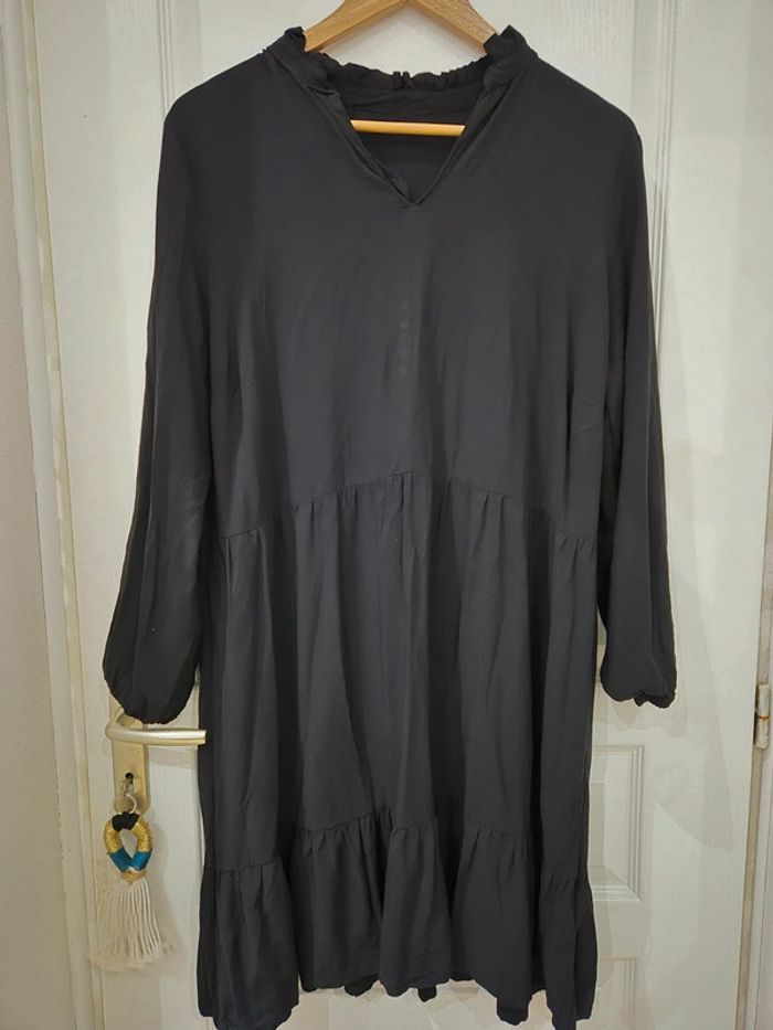 Robe noire Taille 42 - photo numéro 2