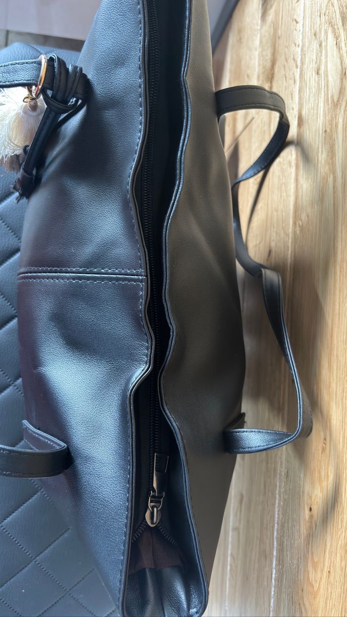 Sac noir au look épuré grand format élégant pratique et tendance neuf - photo numéro 3