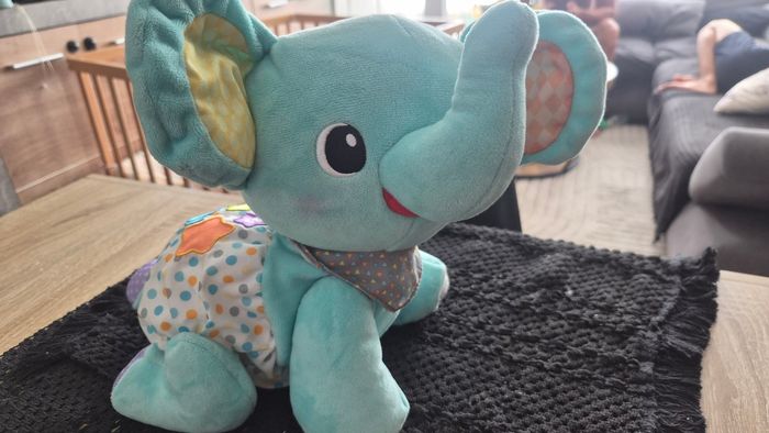 Éléphant interactif bebe