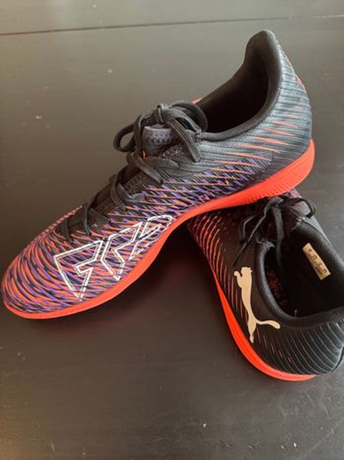Chaussures de football puma pointure 42