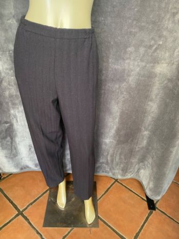 Pantalon classique violet taille 4