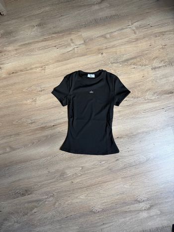 Tee shirt alo yoga neuf jamais porté 