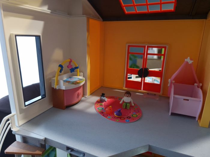 Villa Playmobil avec accessoires complets - photo numéro 6