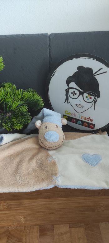 doudou Ours chien marron beige bleu coeur carré manon et valentin Bonnet Croix