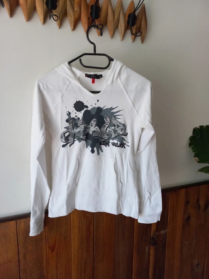 Sweat léger avec capuche