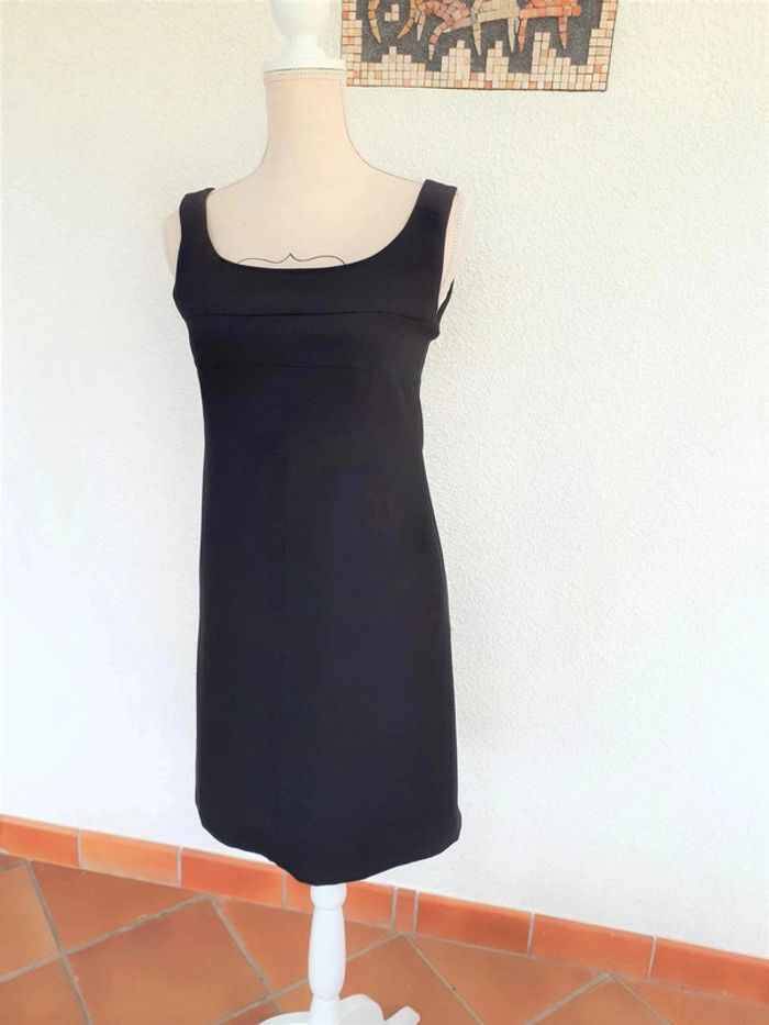 25 € Robe noire côté femme - photo numéro 3