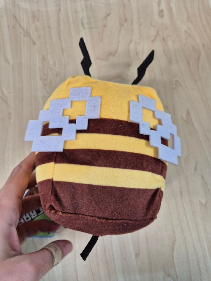 Petite peluche abeille Minecraft - photo numéro 4