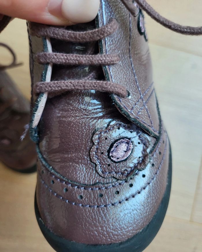 Chaussures petite fille violettes taille 22 - photo numéro 4