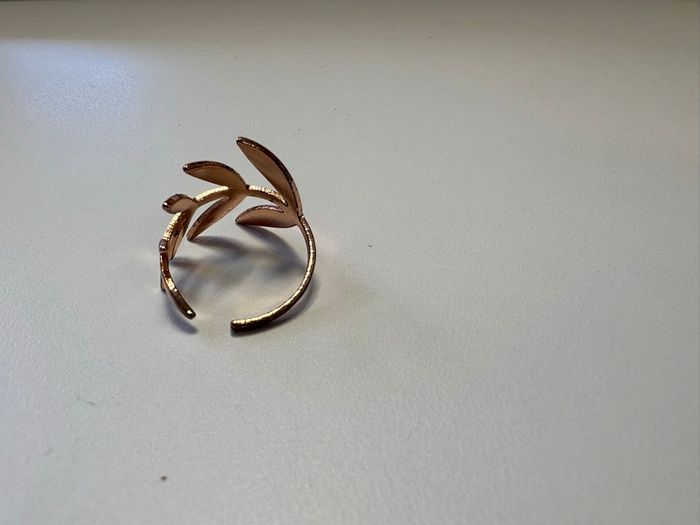 Bague feuille dorée rose ajustable - photo numéro 2