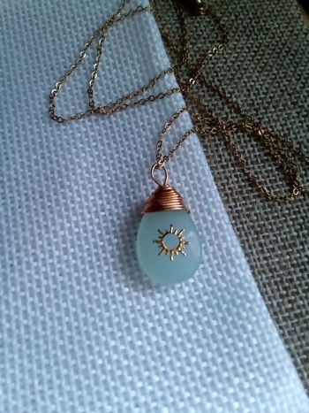 Collier pierre Aqua calcédoine réversible