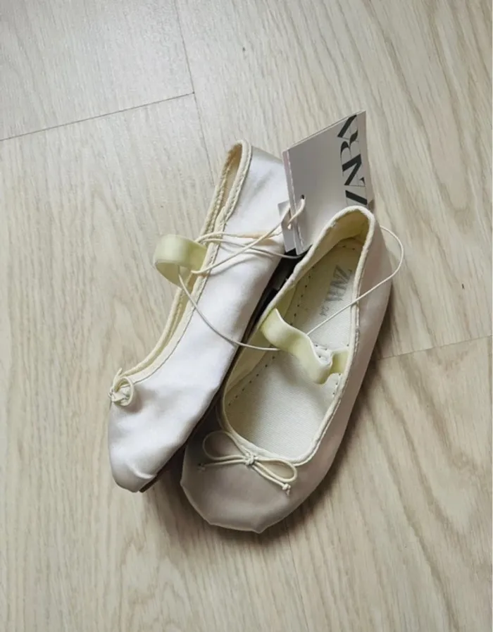 Ballerines neuve avec noeud Zara - photo numéro 2