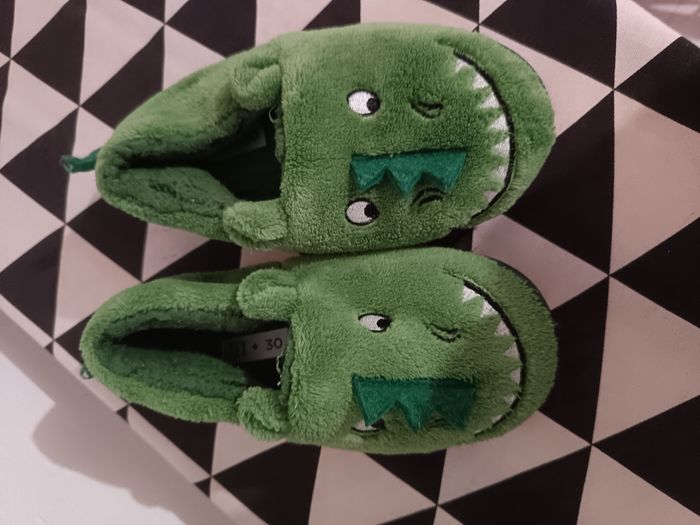 Chausson pointure 30 vert foncé neuf dinausaure - photo numéro 2