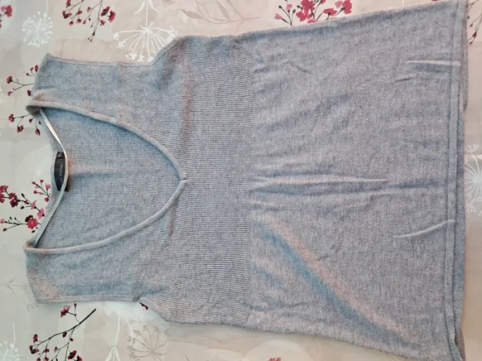 Joli haut sans manches stretch gris col V - Kiabi - T40-42