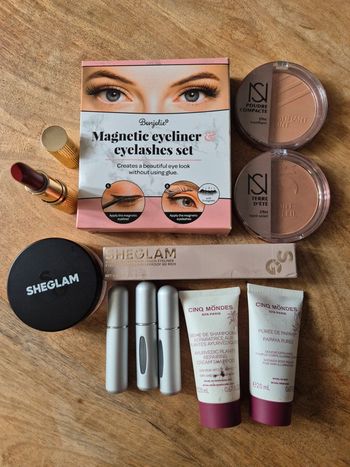 Lot de maquillage neuf