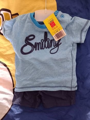 Short + tshirt 12 mois