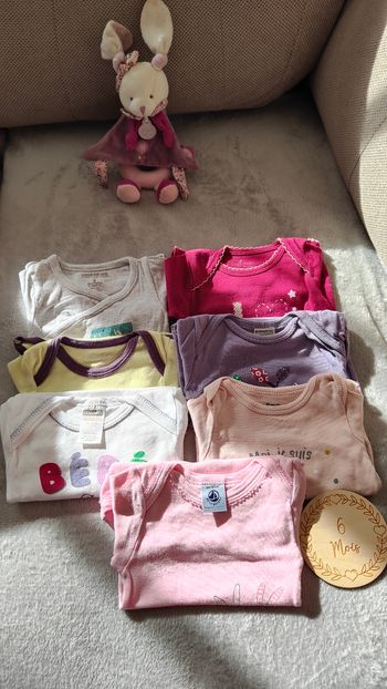 Lot bodies bébé fille 6 mois