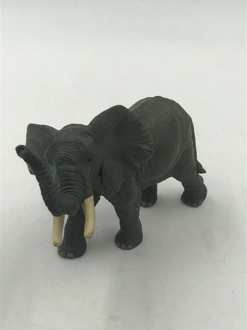 Figurine en PVC Éléphant Papo 2006